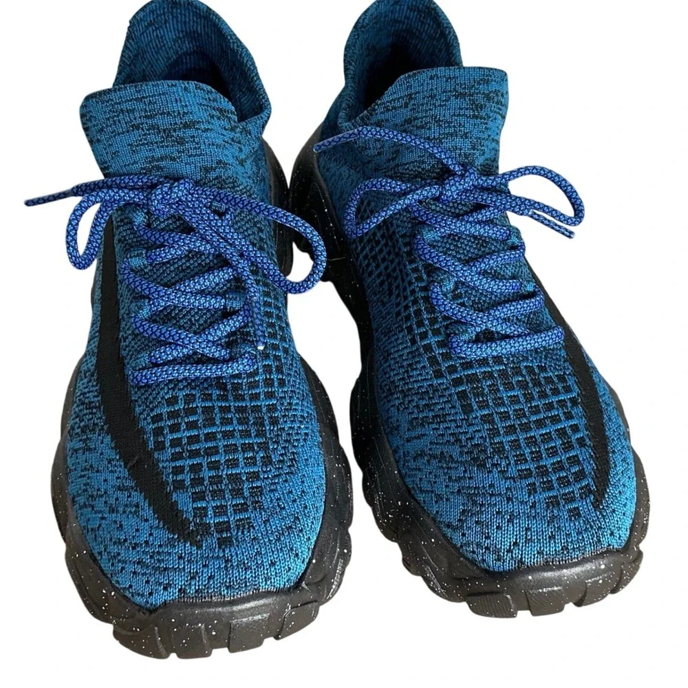 Unbranded •	knit upper